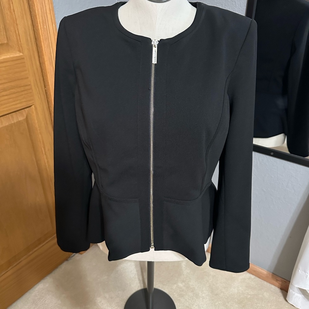 Dkny Black Blazer Sleek- cute flare back design